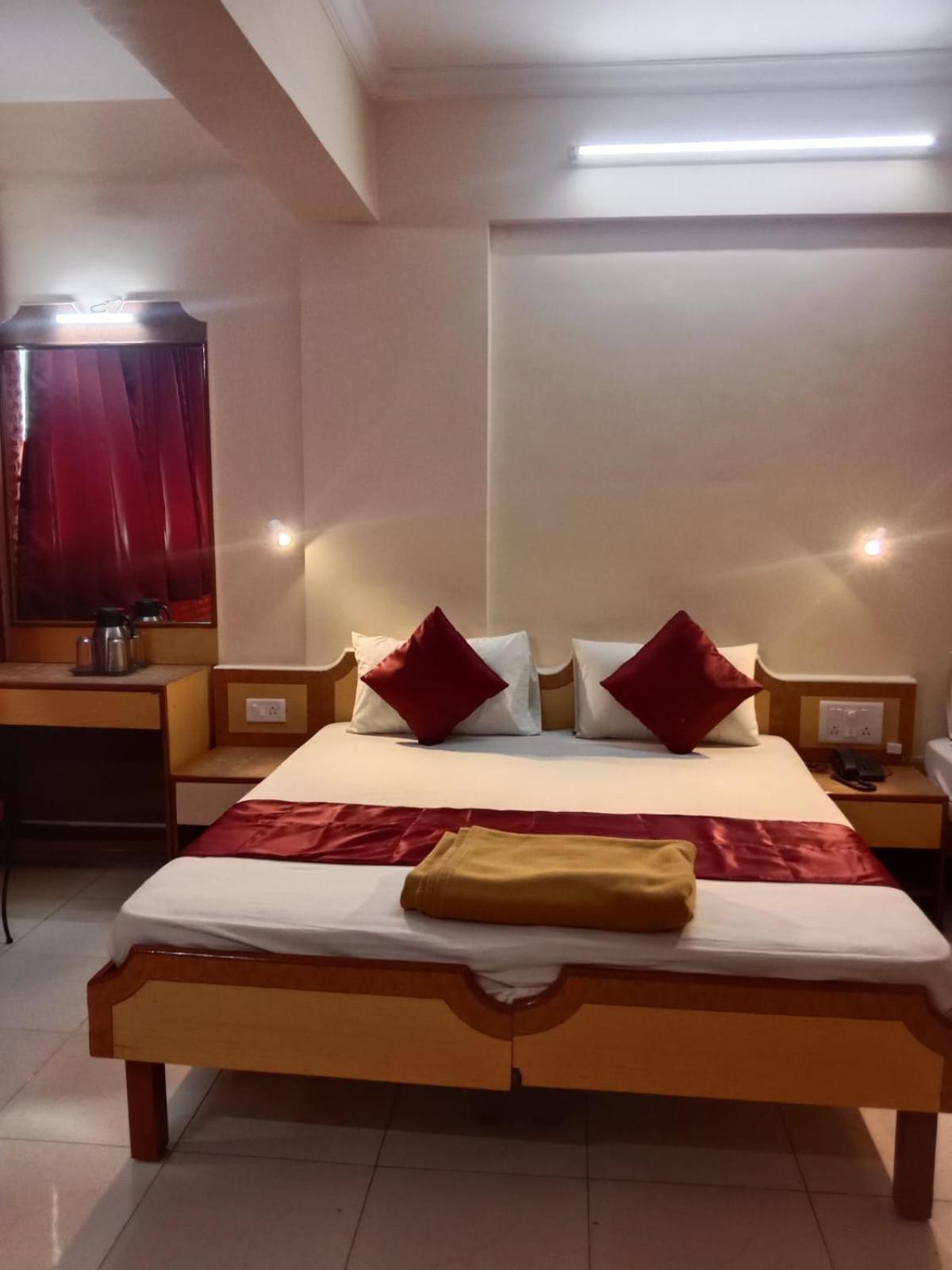 Saigal Guest House Mumbai Exterior foto